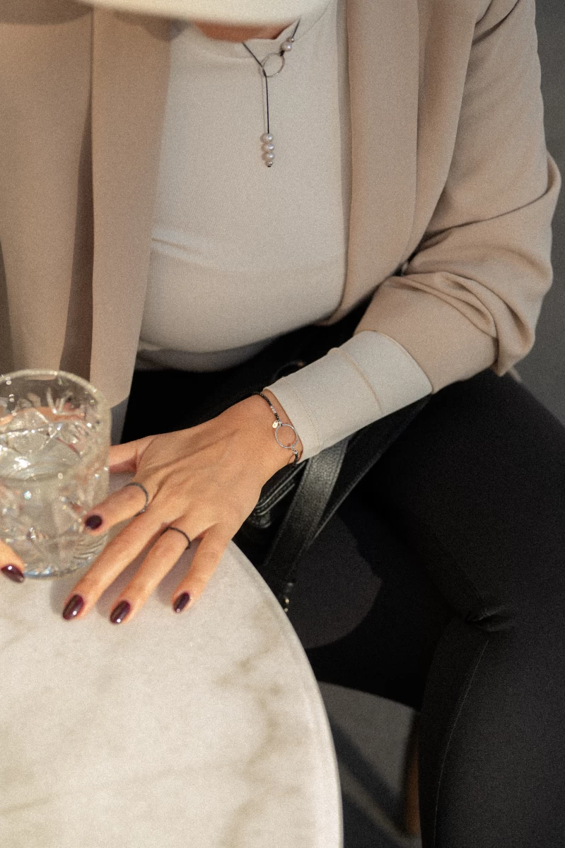 Quintessa Circle White Pearl Silver 925 Thread Necklace