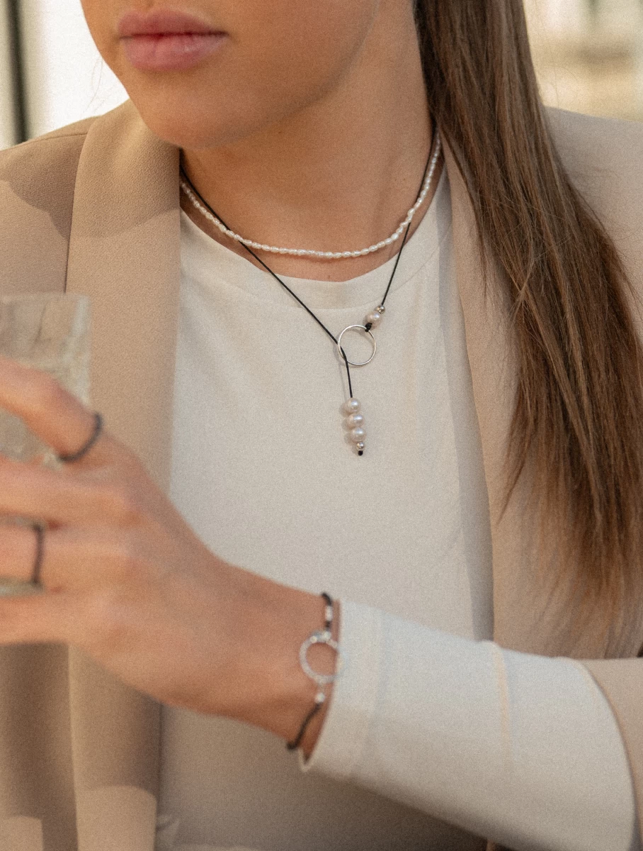 Quintessa Circle White Pearl Silver 925 Thread Necklace